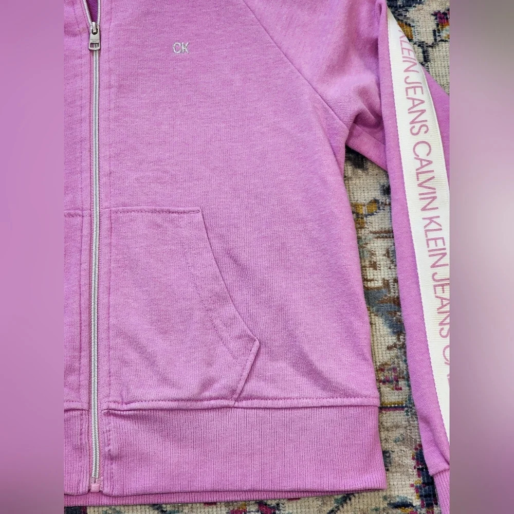Calvin Klein Jeans Pink Zip Hoodie, Side Pockets, Logo Arms sz Medium (8-10) - Picture 4 of 9